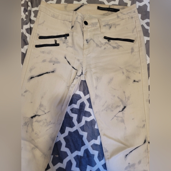 RARE! Black Orchid White Printed Billie Zipper Jeans - Picture 4 of 11